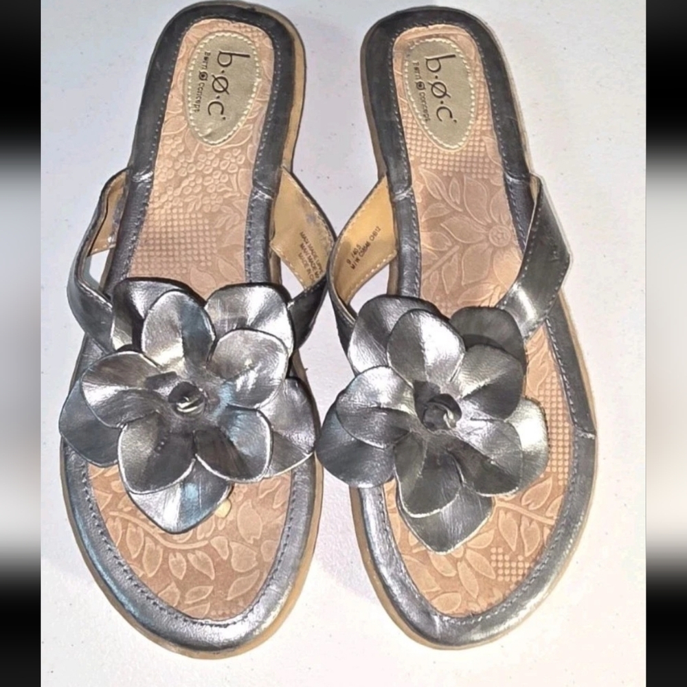 b.o.c. Silver Leather Flower Thong Sandals